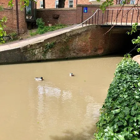Ab - Top Floor 2 Bed Modern Town Centre Apartment With Parking For One Vehicle Stratford-upon-Avon Esterno foto