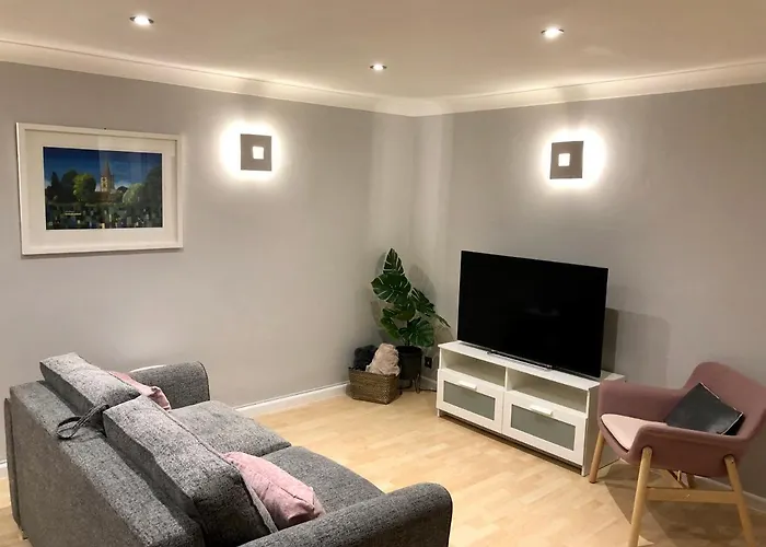 Ab - Top Floor 2 Bed Modern Town Centre Apartment With Parking For One Vehicle