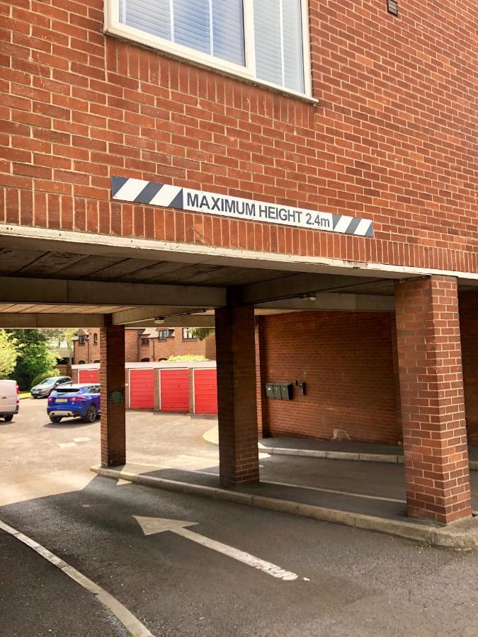 Apartment Ab - Floor 2 Bed Modern Town Centre With Parking For One Vehicle *
